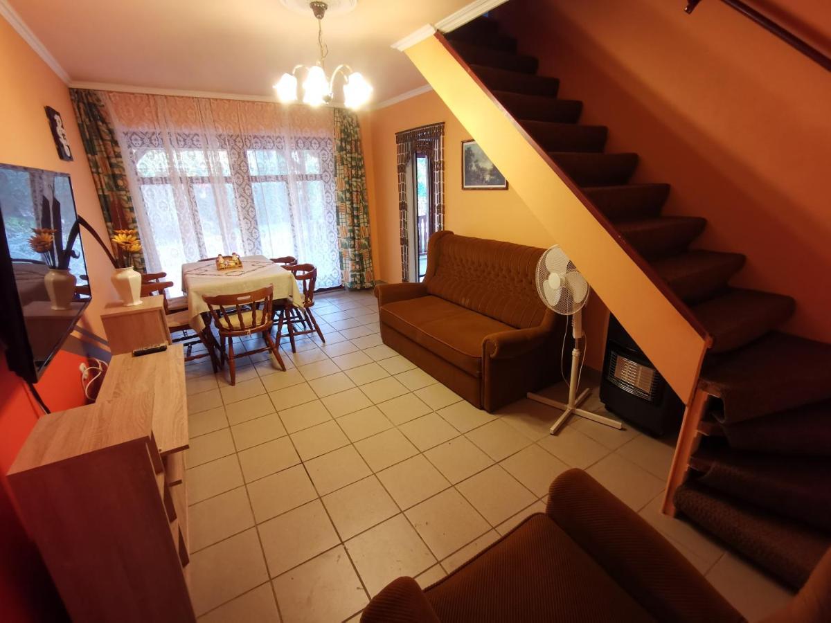 Erika Vendeghaz Centrumban Balatonkeresztúr Exterior foto